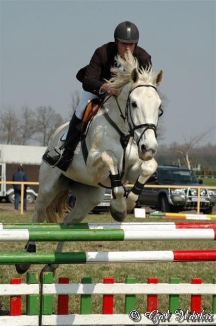 Kattintásra bezár (ESC)