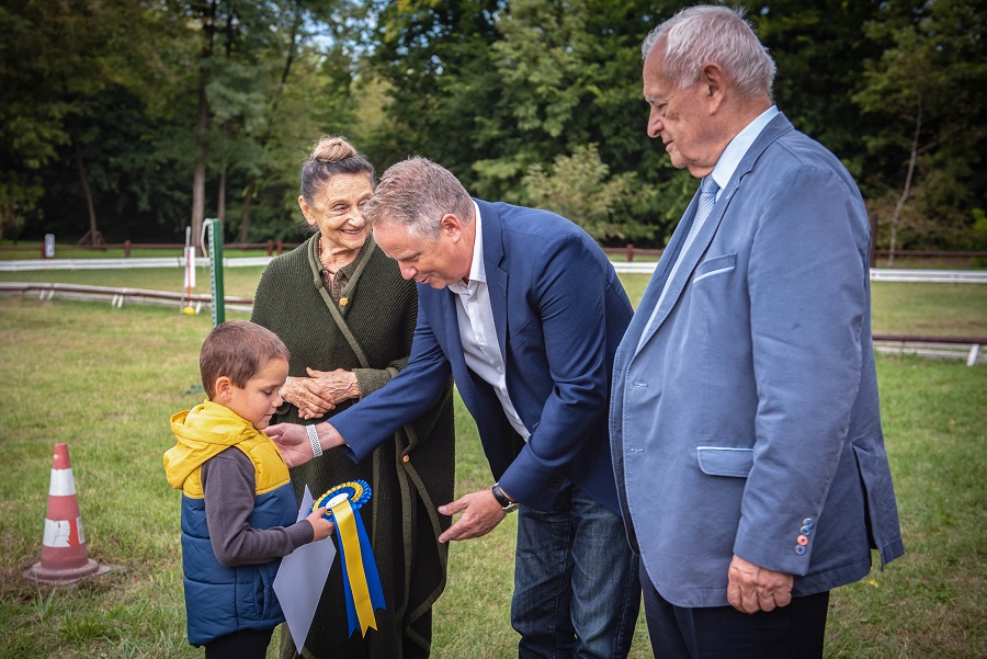 Folytatódott a Magyar Lovasterápia Szövetség Nemzetközi Díjlovas Világkupája és Lovasterápiás Versenye Fóton